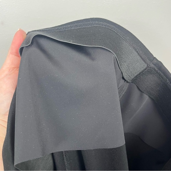 Chico’s black Juliet Ponte Trim Detail pullon Ankle Pants, size 8. - Picture 8 of 10